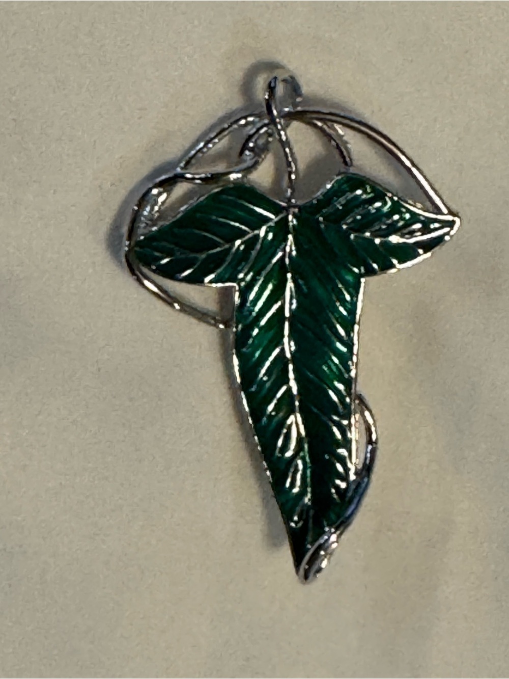 Brooch Pendant Mystery Keepsake Leaf Pin Luck Elven Cloak Leaf Clasp